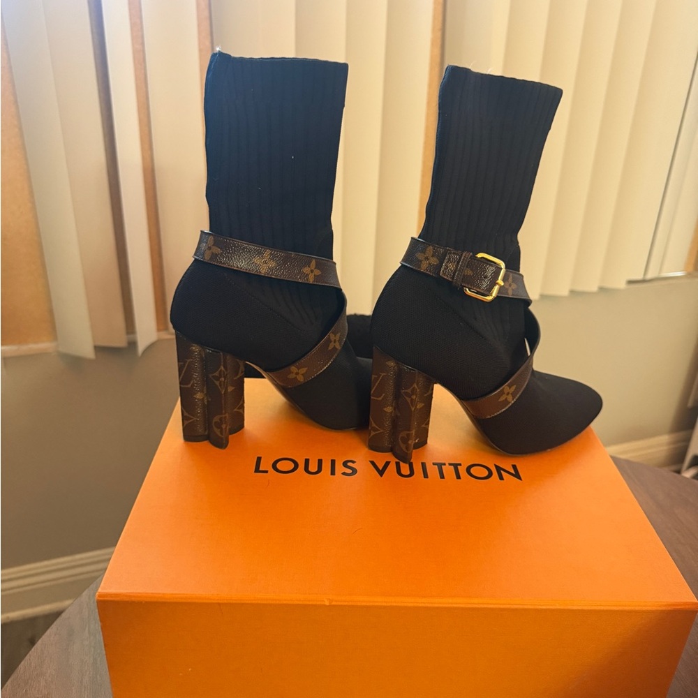 Louis Vuitton Women’s Boots - Picture 4 of 6